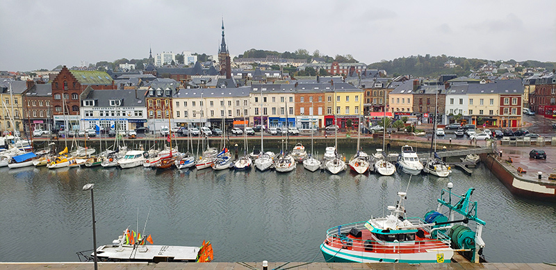 Le port et la ville vus du quai Capitaine Jean Recher